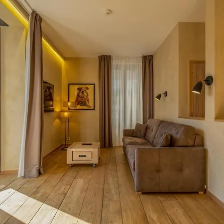 Hotel National &