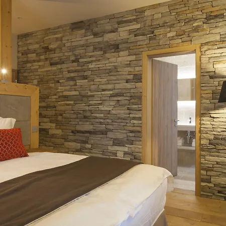 Hotel National & 4*