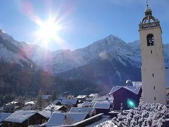 Otel National & Champéry