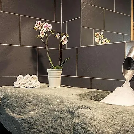 Hotel National &