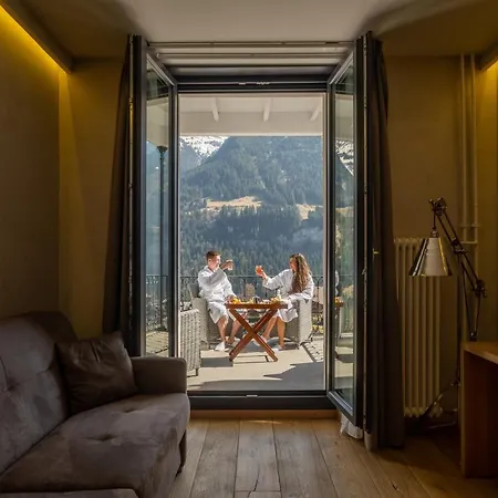 National & Ξενοδοχείο 4*