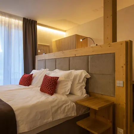 National & Ξενοδοχείο 4*