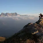 National & Шампери
